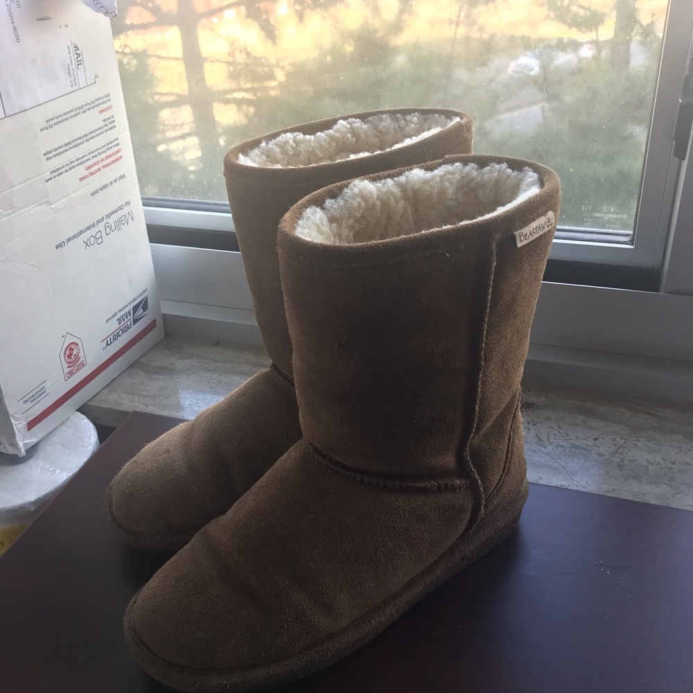 Chestnut Bear paw Ugg Boots